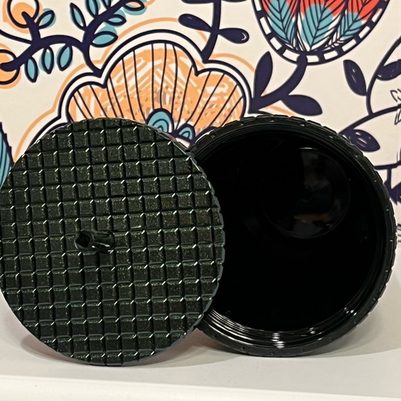 NEW! Christmas 2021 Green Disco Studded Tumbler from Starbucks - Picture 6 of 6